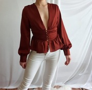 Brązowa bluzka z marszczeniem i głębokim dekoltem In The Style XS 34