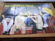 Plakaty i wycinki z gazet 