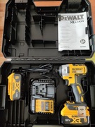 Zakrętarka udarowa Dewalt DCF887P2 2 x aku 5.0Ah+ładowarka+walizka