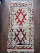 Marokański dywan z wełny ręcznie tkany. 100 % wełna 