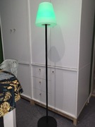 Lampka świecącą na solar I kabel 