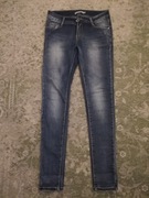 Spodnie jeans rurki M