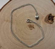 Srebrny łańcuszek z zawieszką serduszkiem 925