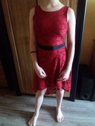 Koronkowa sukienka z dłuższym tylem