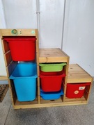 Regał kaskadowy Ikea trofast z pojemnikami, lite drewno