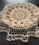 OKRĄGŁA JASNY BEŻ SERWETA  SZYDEŁKOWA RĘCZNA ROBÓTKA  