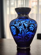 Wazon z kobaltowego szkła ze srebrną dekoracją, Włochy lata 1920–30, 13,5cm