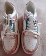 Buty sportowe w rozmiarze 39