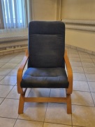 Fotel wypoczynkowy styl skandynawski, granatowe obicie, stan bardzo dobry