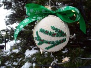 Ręcznie Haftowana naturalna rustykalna BOMBKA 12cm