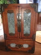 Stara szafka szkatułka podróżna na biżuterię cenne przedmioty 