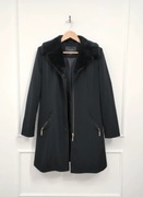 Elegancki płaszcz o dłuższym kroju z futrzanym kołnierzem L