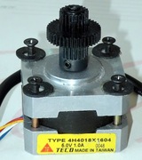 Silnik krokowy typu 4H4018X 1604, 5V 1A TECO Taiwan, plus zębatki