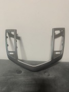 Ramka środkowa kratek nawiewu Chevrolet Cruze