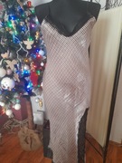 Piękna sukienka sexi dla odważnych z połyskiem