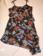 GEORGE r.20/48 Wygodna letnia asymetryczna w kwiaty falbanki