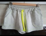Krótkie spodenki 158