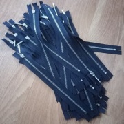 Zamek błyskawiczny metalowy platynowych Alber zips 22 cm 40 sztuk