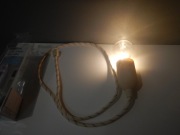 lampka  led wisząca na sznurku żarnikiem na baterie 
