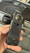 INSTA 360 X4 / 2 akumulatory / etui / kijek / osłony mikrofonów / pilot 