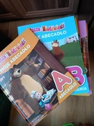 Książeczki z serii Masza i Niedźwiedź .