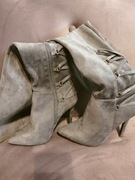 Zamszowe muszkieterki