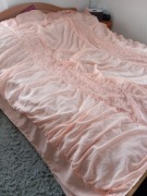 Lekka narzuta na łóżko o wymiarach 200x160