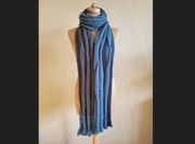 Długi szal z włóczki szary ciemny niebieski dymny z metaliczną nitką, nowy