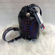 tommy jeans torebka typu worek czarna bucket bag premium lux logowana