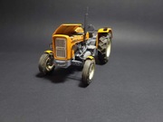 Ciągnik URSUS C-360 model skala 1:43