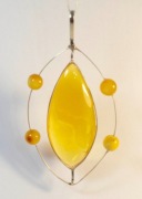 Wisiorek z bursztynu i srebra