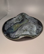 Pofalowana patera ceramiczna | ręcznie wykonana