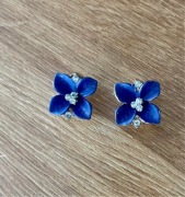 2 zawieszki i 4 pary kolczyków - patrz zdjęcia