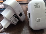 Dwa Repeatery WiFi - Wzmacniacze Sygnału - Zestaw