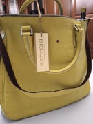 Torebka na każdą okazję,do ręki i na ramię,w zielonozoltym kolorze