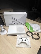 Xbox One S 1TB + pad