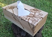 Dekoracyjne drewniane pudełko na chusteczki 