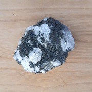 Kamień księżycowy tęczowy Madagaskar talizman podróżników 35,3 g 