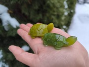 Jadeitowy żółw – symbol szczęścia, zdrowia i stabilności (xiuyu) 2szt 