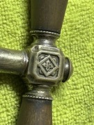 Stara klamka mosiężna do okna