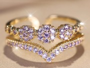 Pierścionek z cyrkoniami pozłacany otwarty regulowany + pudełko 