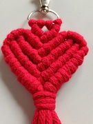 Brelok breloczek do kluczy serce czerwone zawieszka makrama