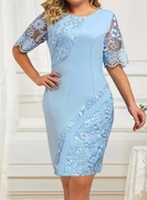 Sukienka wizytowa midi – błękitna, koronkowe wstawki