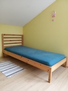 Łóżko sosnowe TARVA z materacem 90 na 200 cm