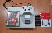 Konsola Xbox One S 500 GB + pad + gra + ładowarka