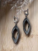 Kolczyki z japońskich koralików.