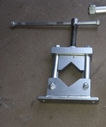 Imadło hydrauliczne do rur