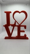 Dekoracyjny napis LOVE z sercem - czerwony