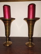 dwie piękne stare mosiężne podstawki pod świecei-flakony