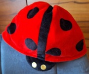 Biedronka kapelusik na rzep 5-8 lat